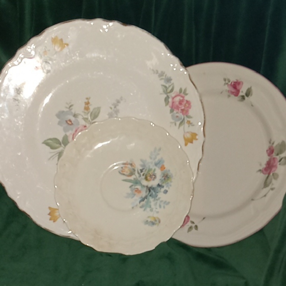 3 Precious Plates To Enhance A Victorian Or Rose Room